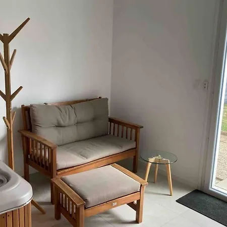 Studio Avec Interieur Prive * פורניק